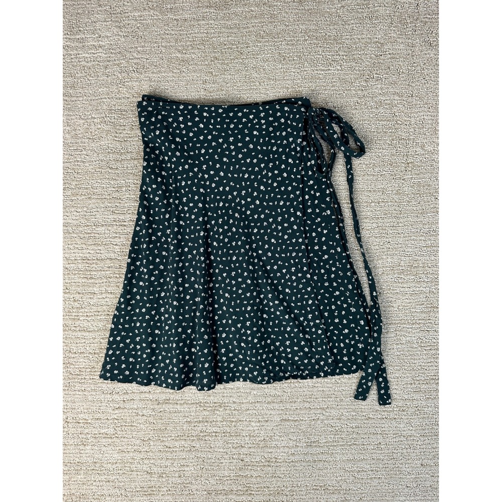 Brandy Melville Dark Green Floral Wrap Mini Skirt Viscose Size 25 Italy